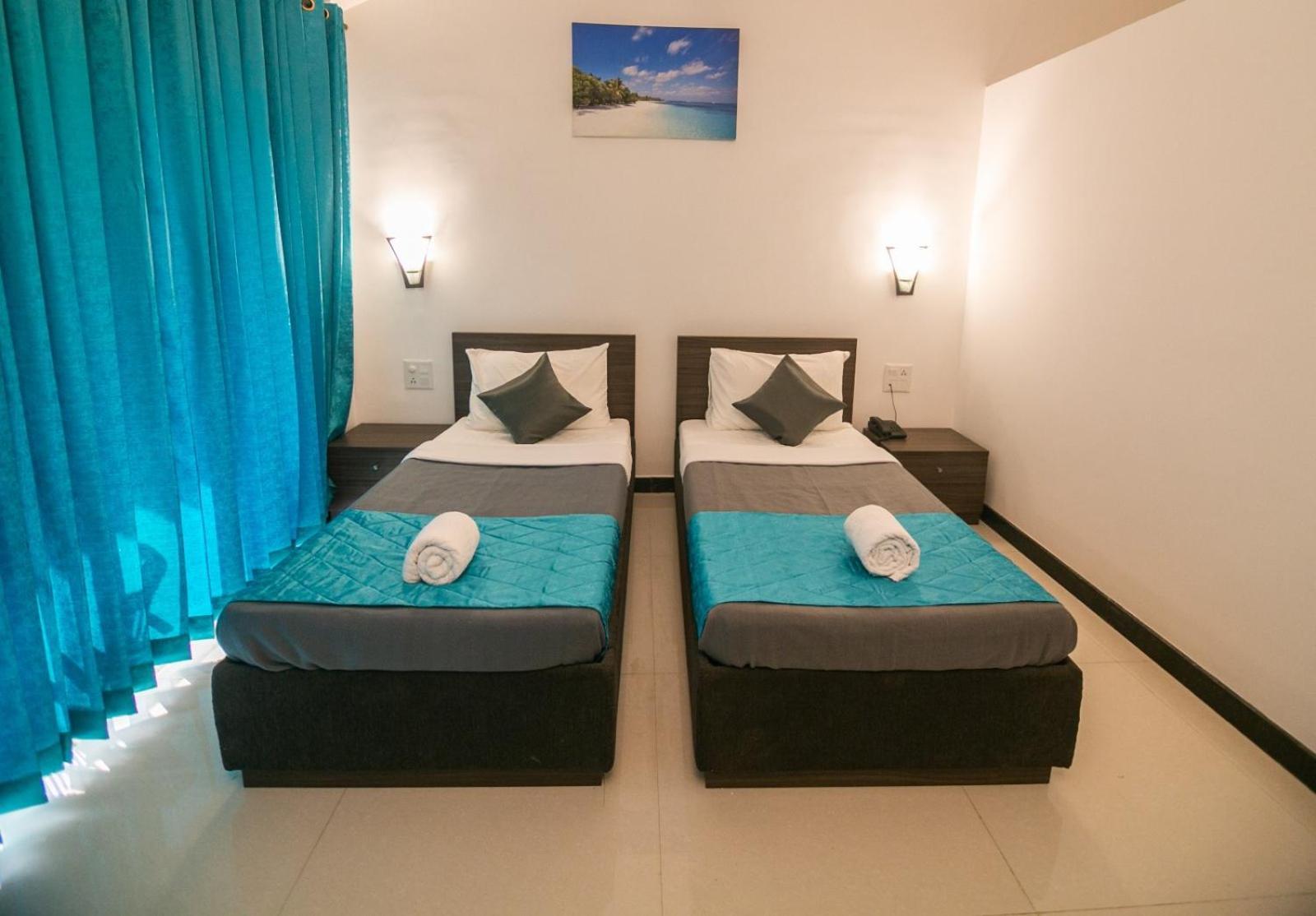 Aloha Holiday Resort Baga Ngoại thất bức ảnh